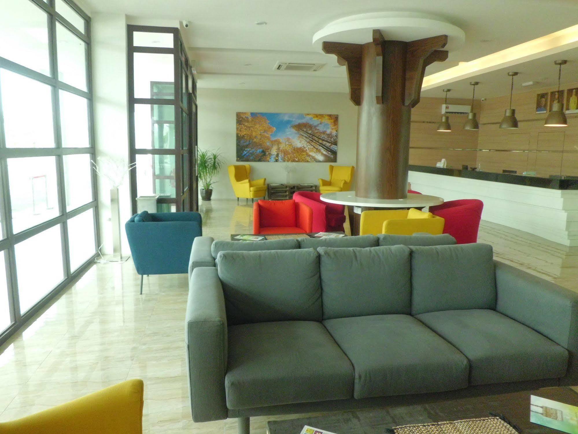 The Inn Bintulu Esterno foto
