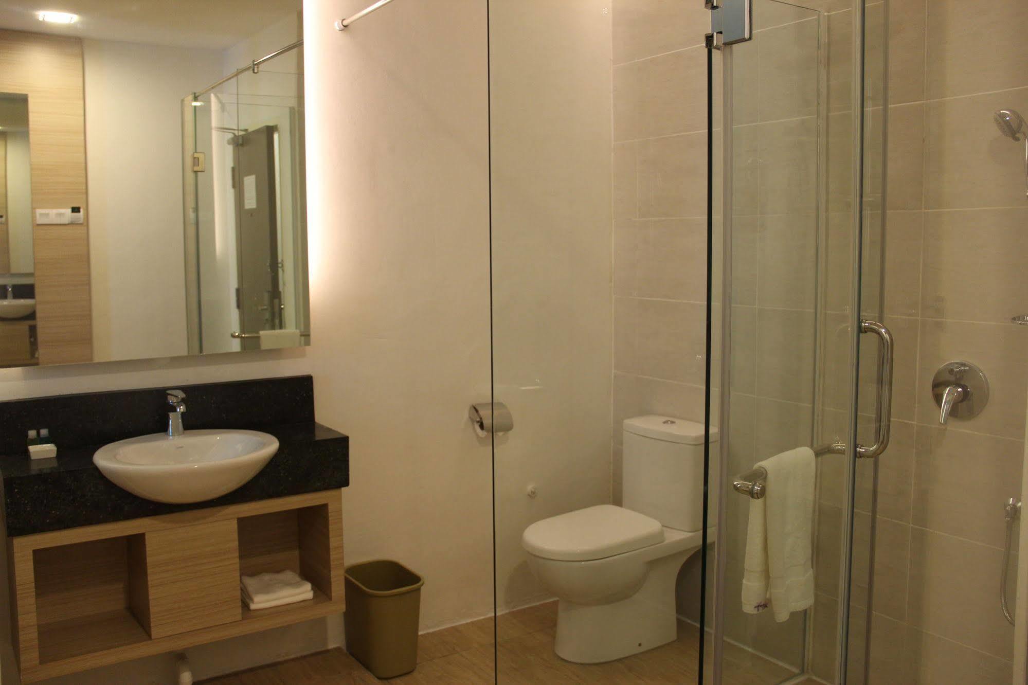 The Inn Bintulu Esterno foto