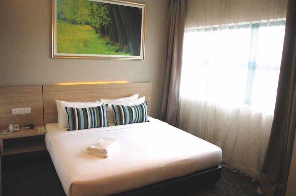 The Inn Bintulu Esterno foto